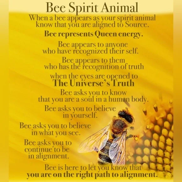 🌼 Crystal Honeybee Pendant Necklace - Picture 2 of 6